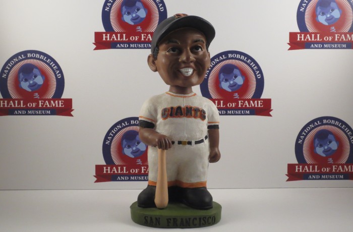 Willie Mays – 1999 Giants Giveaway