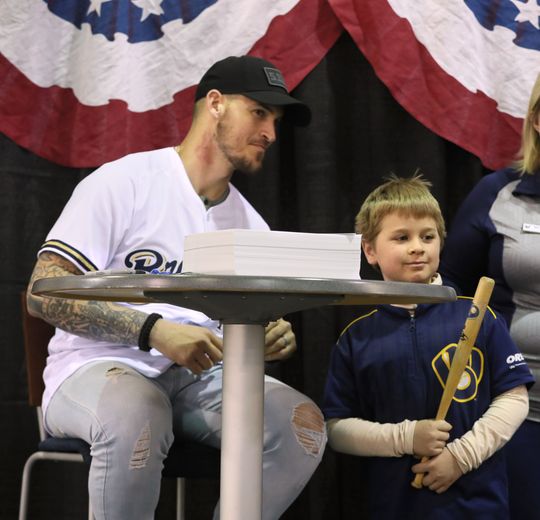 Brewers promotional schedule includes Game of Thrones, Star Wars, a Yasmani Grandal bobblehead and the usual high notes